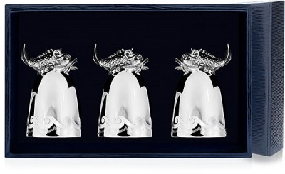 430НБ00806 Набор серебряных стопок «Царь-Рыба» из 3 предметов в подарочном футляре