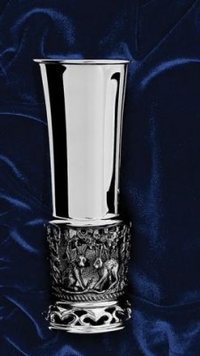 427СТ00001 Серебряная стопка «Лисья охота» с чернением в подарочном футляре