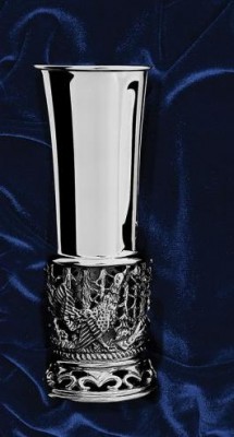 Серебряная стопка «Глухари» с чернением в подарочном футляре