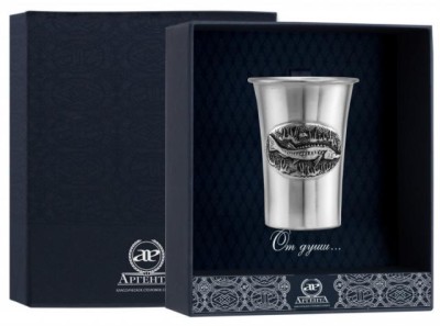 Серебряная стопка «Осетр» с чернением