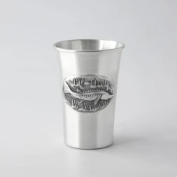 Серебряная стопка «Осетр» с чернением