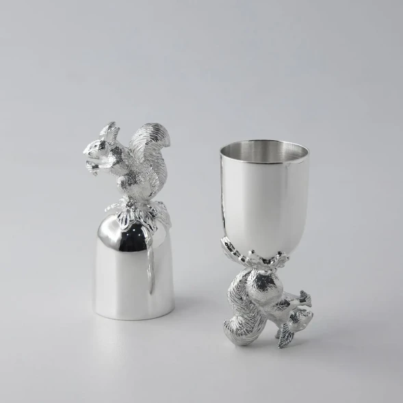 099НБ00801 Набор серебряных стопок «Белка» из 2 предметов