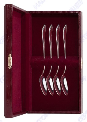 Серебряный чайный набор на 4 персоны