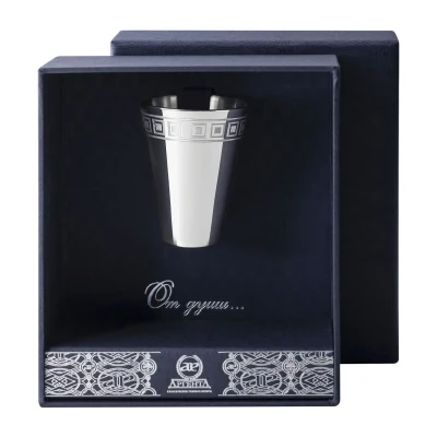 Серебряная стопка гладкая с рисунком «Греческий»