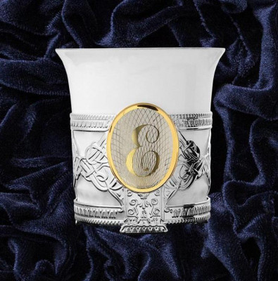 892ЧШ07002 Серебряная кофейная чашка «Август-Октавиан» с логотипом «Е» с золочением в подарочном футляре