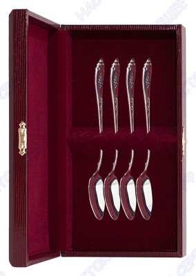 Серебряный чайный набор на 4 персоны