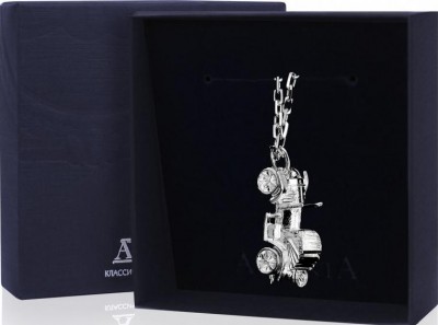 554БР15001 Серебряный брелок для ключей «Кабриолет» в подарочном футляре