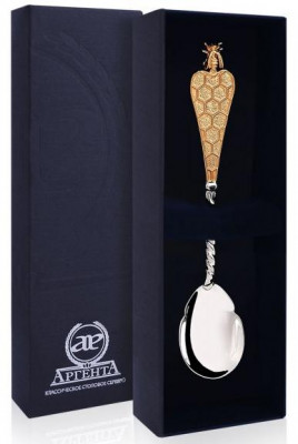 074ЛЖ03002 Серебряная чайная ложка «Пчелка» с золочением в подарочном футляре