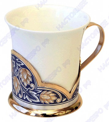 Фарфоровая кофейная чашка с серебряным подстаканником «Хмель» с золочением и чернением
