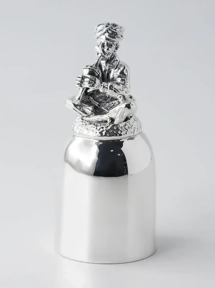 600РМ00806 Серебряная стопка перевертыш «Заклинатель змей» с чернением