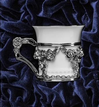 782ЧШ07006 Серебряная кофейная чашка «Роза» с чернением