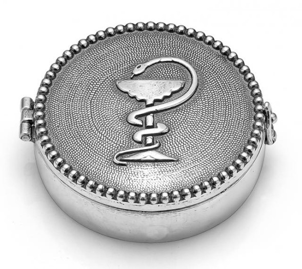 930966 Серебряная таблетница