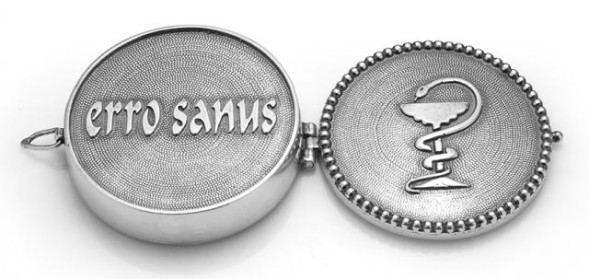 930966 Серебряная таблетница