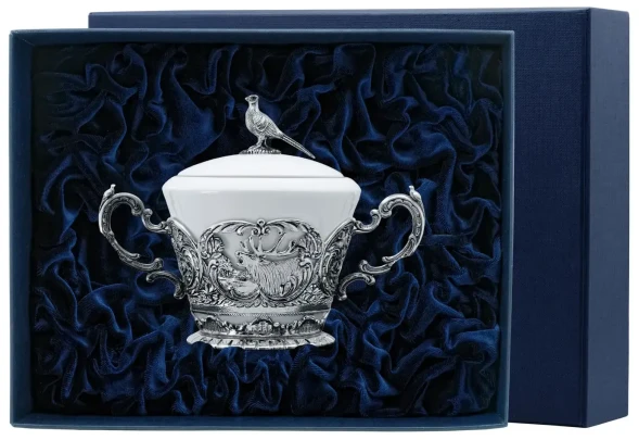 879СХ16806 Серебряная сахарница с крышкой «Королевская охота»