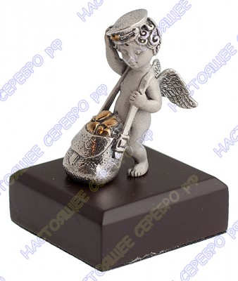 992026-д Серебряная миниатюра «Ангел почтальон» с золочением в подарочном футляре