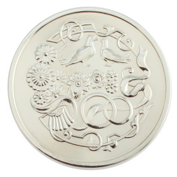 Серебряная монета «Бумажная свадьба 2 года» с золочением