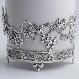 Серебряная чайная чашка «Виноград»