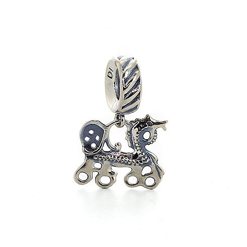 04-0071 Серебряный шарм-подвеска «Оберег-конек»