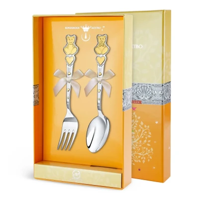 Набор детских серебряных столовых приборов «Мишка с сердечками» с золочением